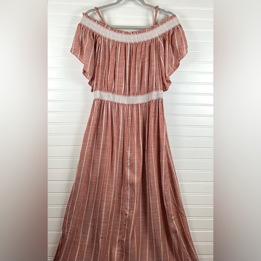V by Violet Weekend cold shoulder dress Size Large